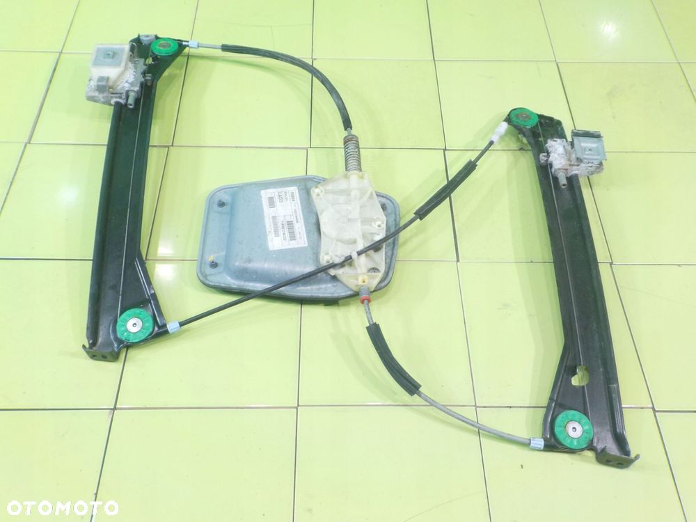 SCIROCCO 2.0 TDI 10r 3D podnosnik szyby prawy przod 5K0959793A - 2
