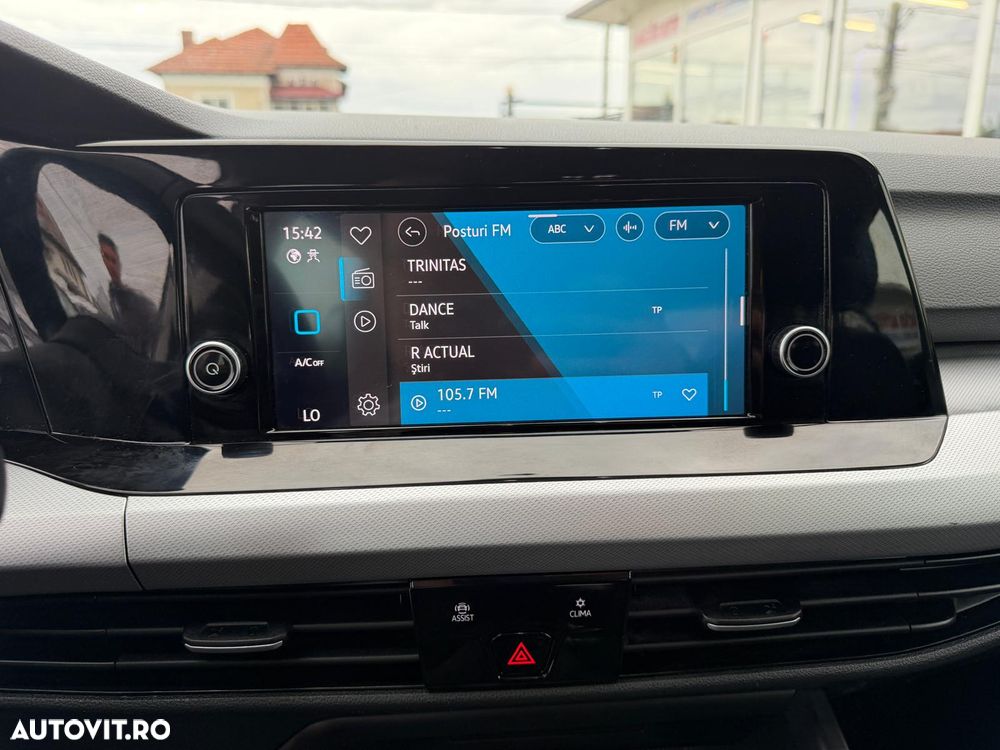 Volkswagen Golf 2.0 TDI SCR Comfortline - 15