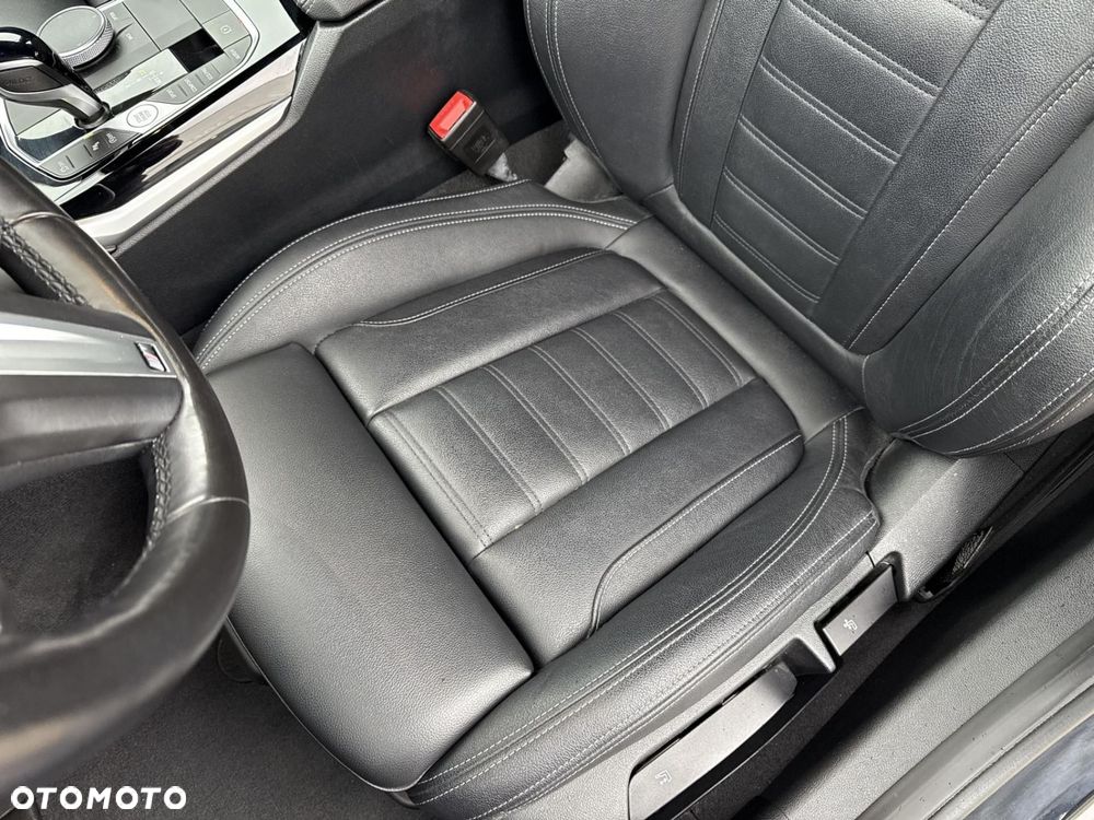 BMW Seria 3 318i Sport Line - 14
