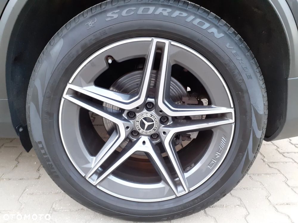 Mercedes-Benz GLC 200 4Matic 9G-TRONIC AMG Line - 14