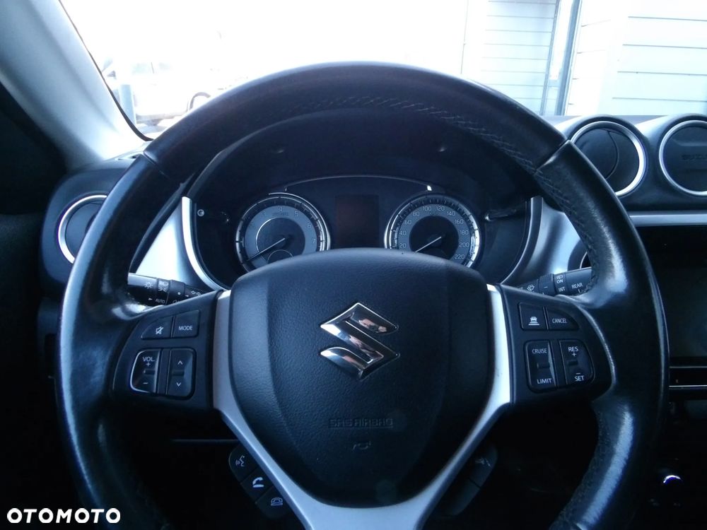 Suzuki Vitara 1.4 Boosterjet SHVS Premium 4WD - 26