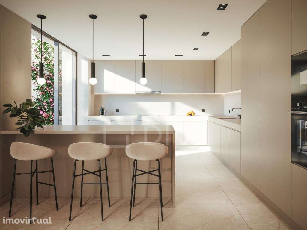 Moradia T5 no Estoril com jardim, piscina e estacionamento - Grande imagem: 5/21