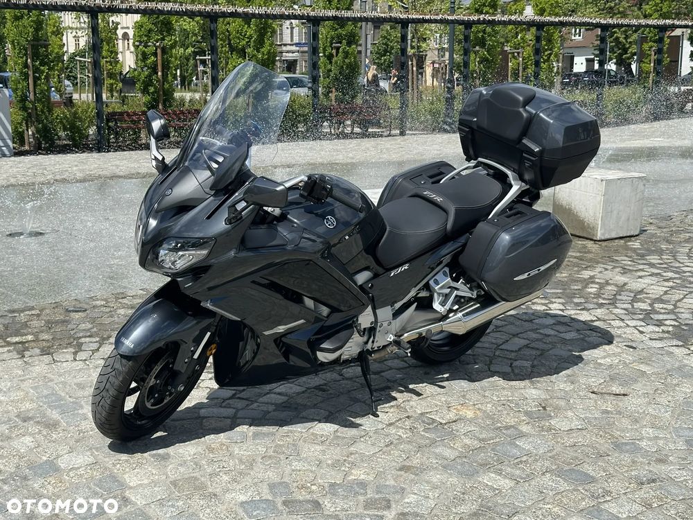 Yamaha FJR - 8
