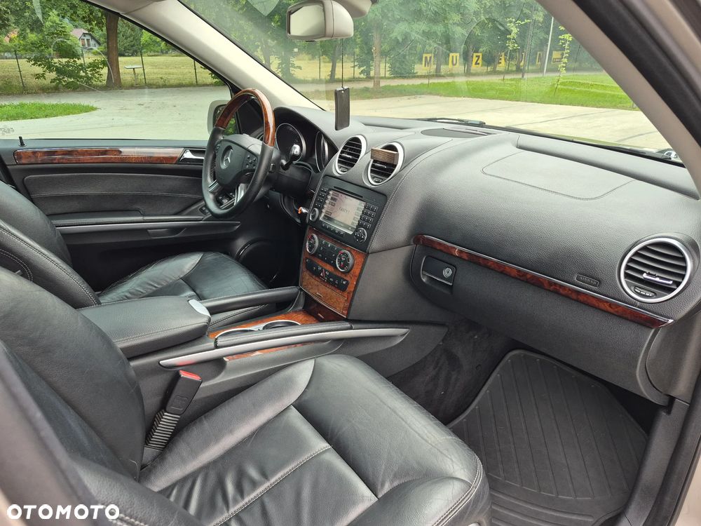 Mercedes-Benz GL 450 4Matic 7G-TRONIC - 31