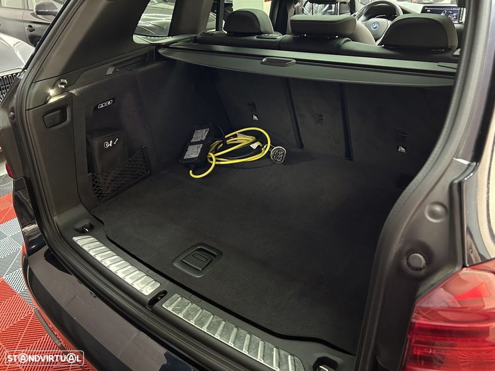 BMW iX3 Inspiring - 20