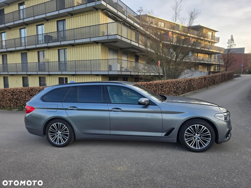 BMW Seria 5 520d xDrive Sport Line - 4