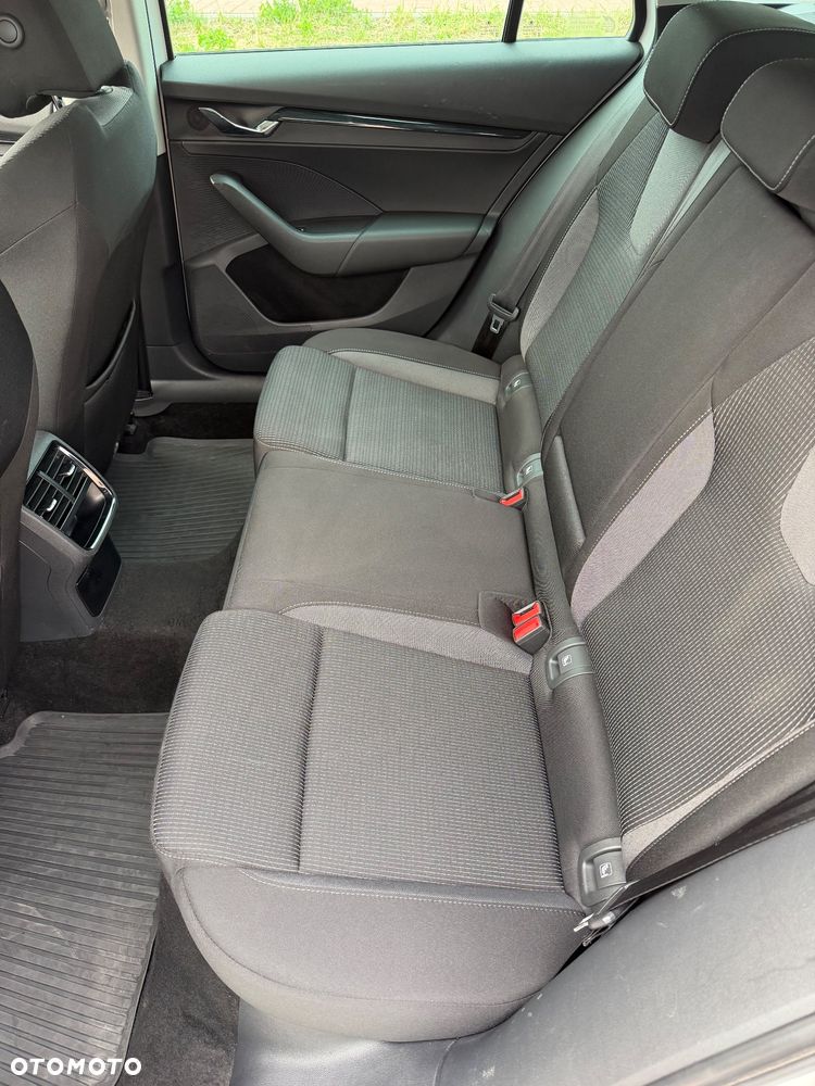 Skoda Octavia 1.5 TSI ACT Ambition - 11