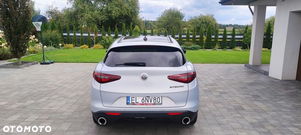 Alfa Romeo Stelvio - 7