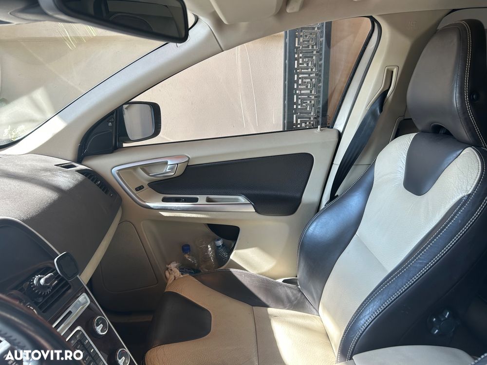 Volvo XC 60 D5 AWD Summum - 11