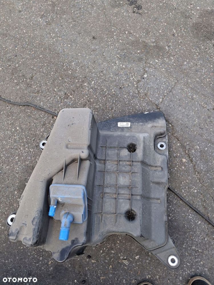 AUDI A8 D5 2021 zbiornik ADBLUE 8W0131969N - 1