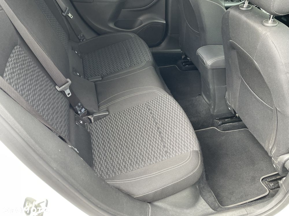 Opel Astra 1.4 T Dynamic S&S - 28