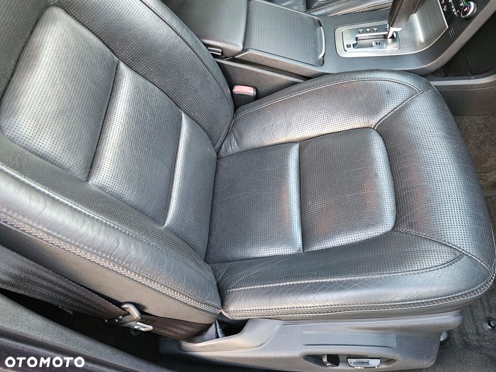Volvo XC 70 D5 AWD Summum - 33