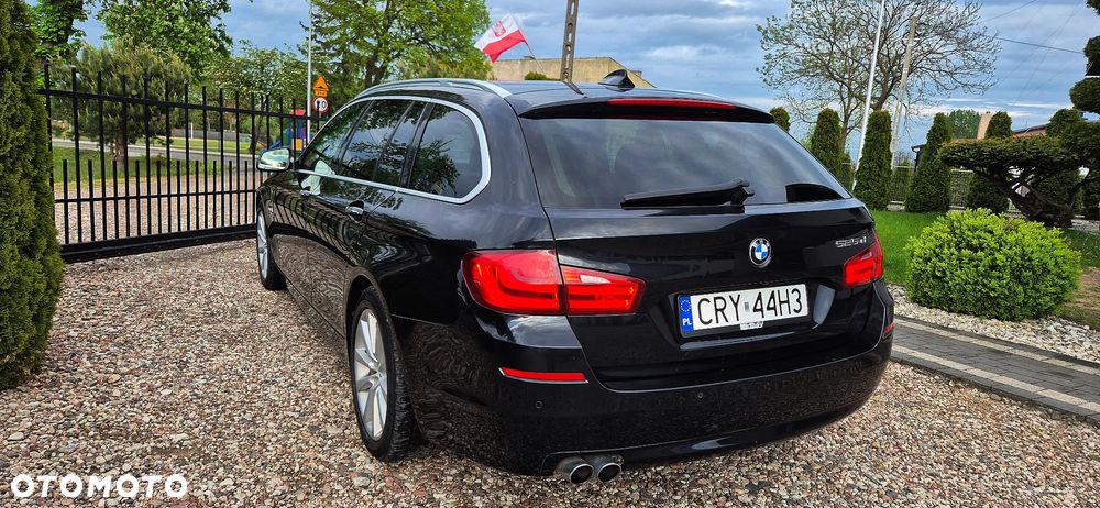 BMW Seria 5 525d xDrive Luxury Line - 14