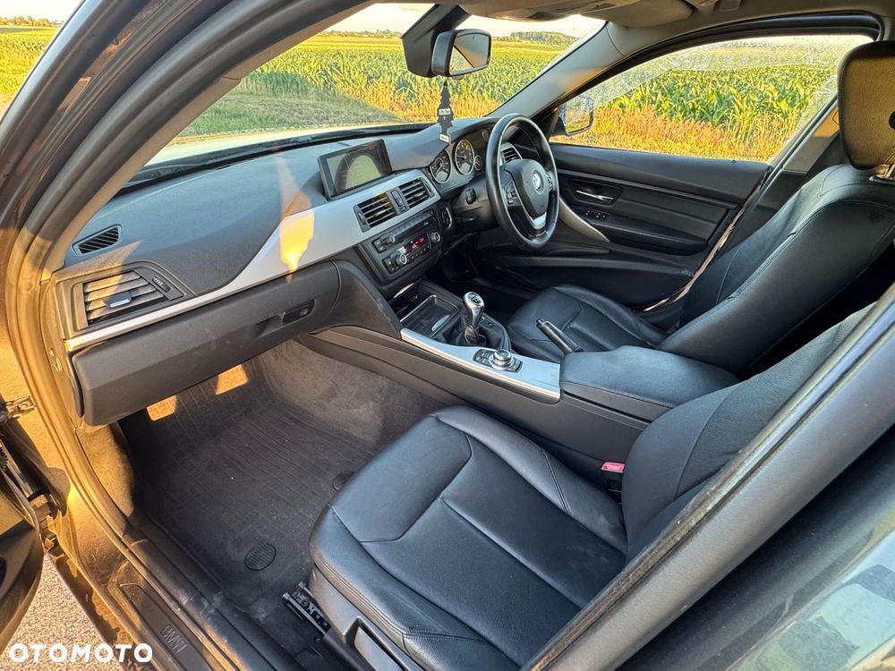 BMW Seria 3 320d Blue Performance - 8