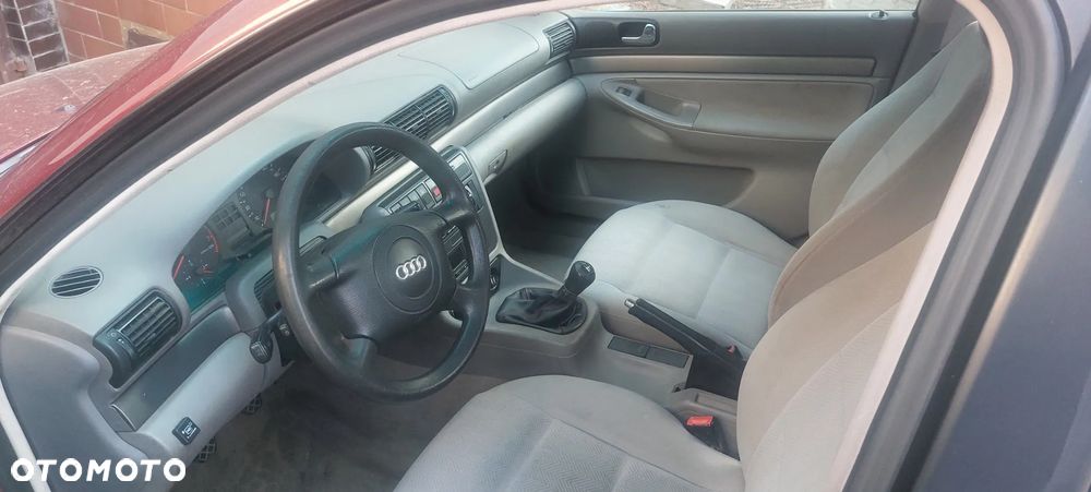 Audi A4 Avant 1.8 - 9
