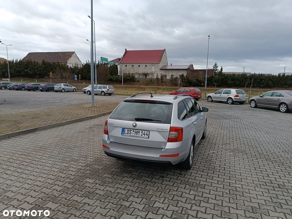 Skoda Octavia Combi 1.6 TDI Green tec DSG Elegance - 6