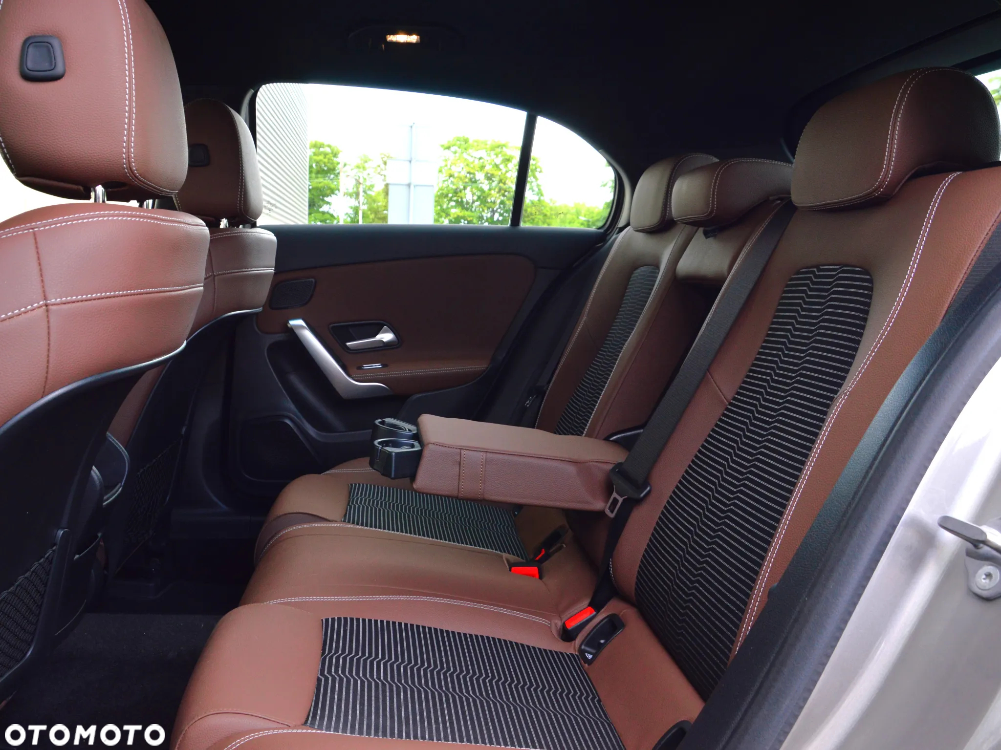 Mercedes-Benz Klasa A 180 Progressive 7G-DCT - 15