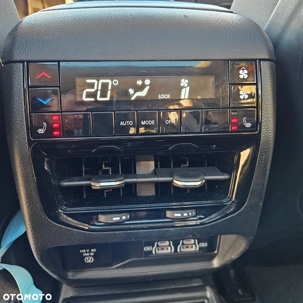 Jeep Grand Cherokee - 23