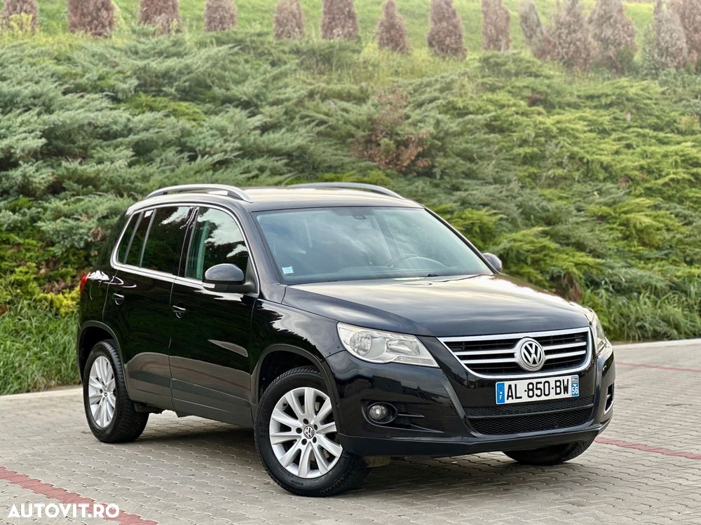 Volkswagen Tiguan - 1