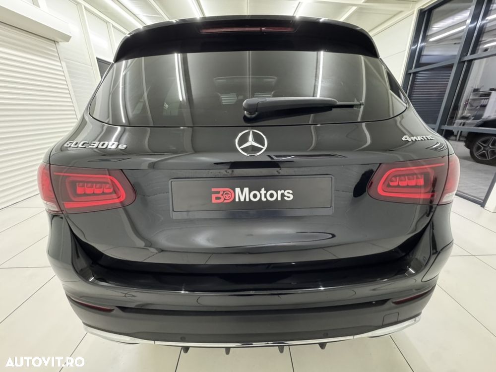Mercedes-Benz GLC 300 e 4Matic 9G-TRONIC AMG Line - 7