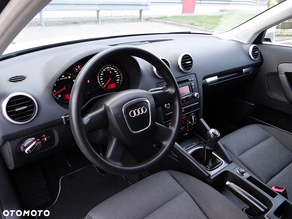 Audi A3 Sportback 1.6 Ambition - 24