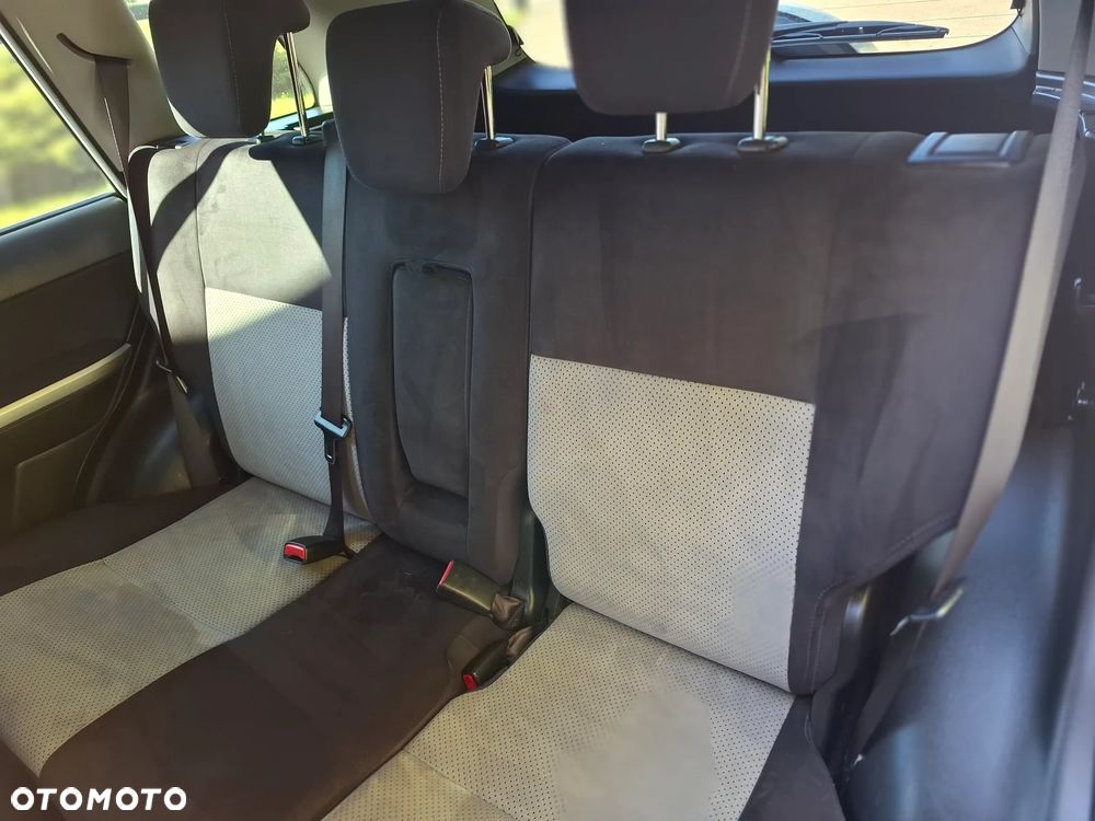 Suzuki Grand Vitara 1.9 DDiS Premium EU5 - 8