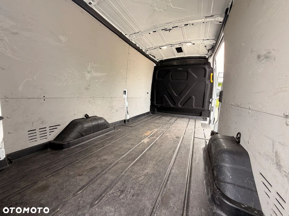 Ford E-Transit - 15