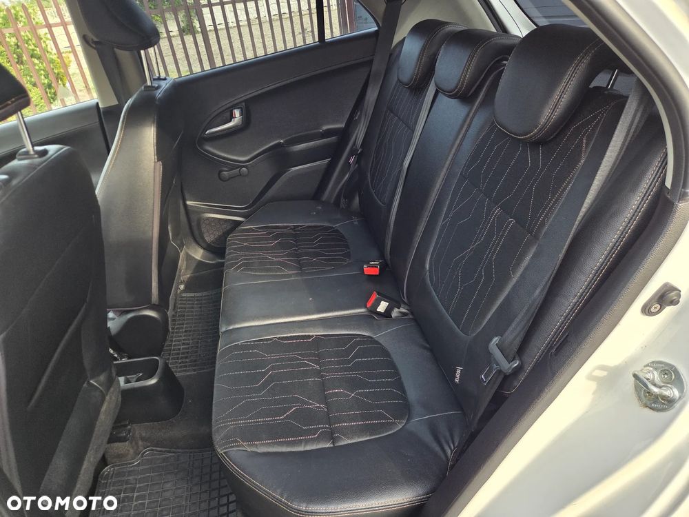 Kia Picanto 1.2 Dream Team Edition - 11