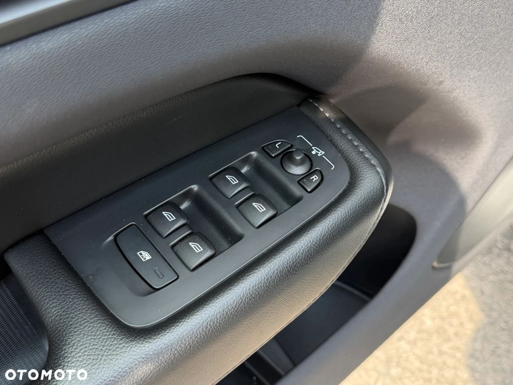Volvo XC 60 B4 B Momentum Pro - 31