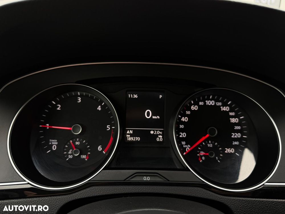Volkswagen Passat 2.0 TDI DSG Comfortline - 12