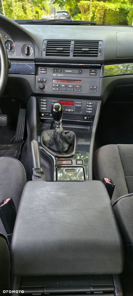 BMW Seria 5 528i - 6