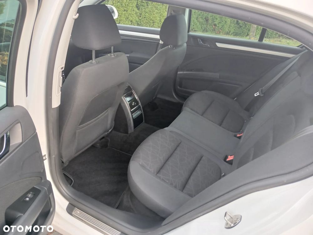 Skoda Superb 2.0 TDI DPF Elegance - 24