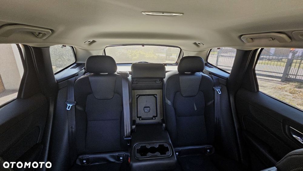 Volvo XC 60 D4 AWD Momentum - 8