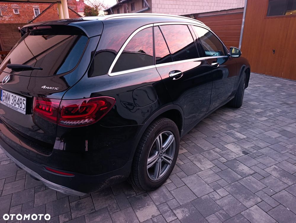 Mercedes-Benz GLC 300 4-Matic - 4