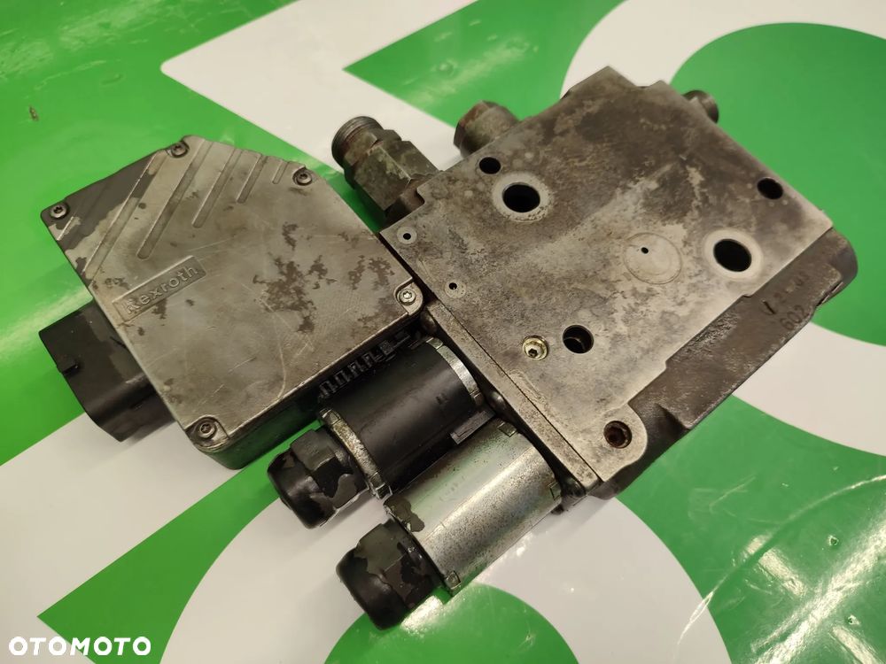 Sekcja EHR Zawór sterujący G718960030016 Fendt 820 Vario - 10
