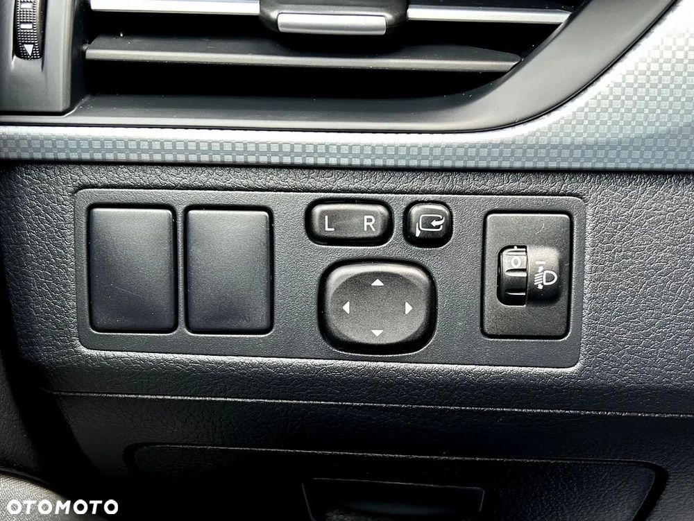 Toyota Avensis Touring Sports 1.8 Multidrive S Executive - 30