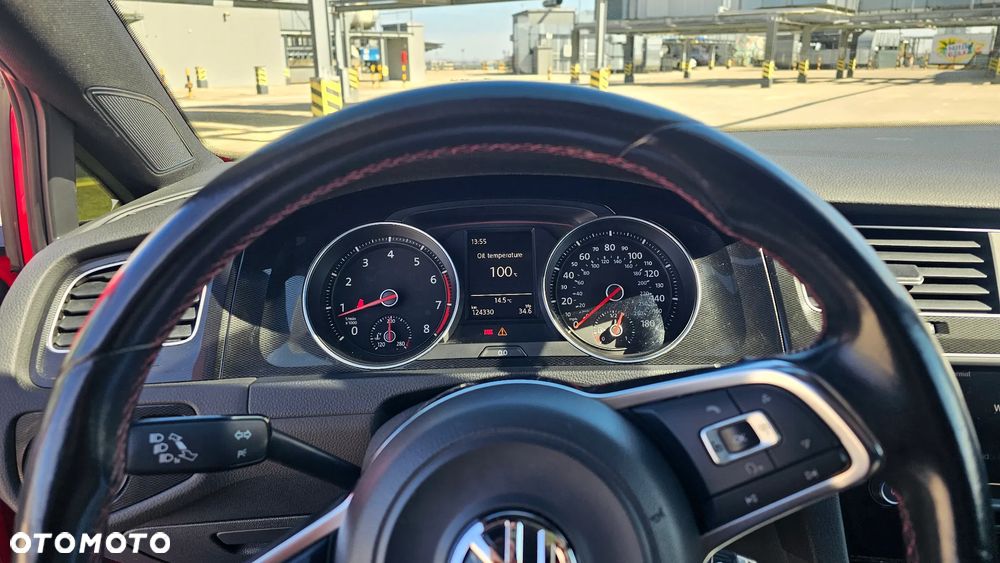 Volkswagen Golf - 26