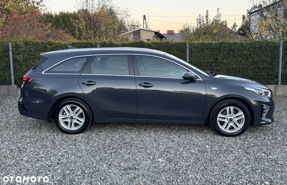 Kia Ceed 1.6 CRDi mHEV M - 6