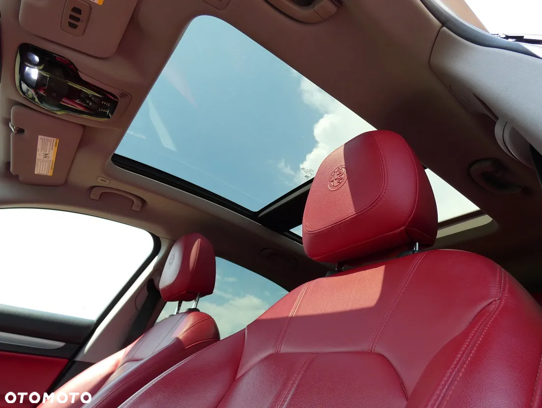 Alfa Romeo Stelvio 2.0 Turbo 16V AT8-Q4 Ti - 11