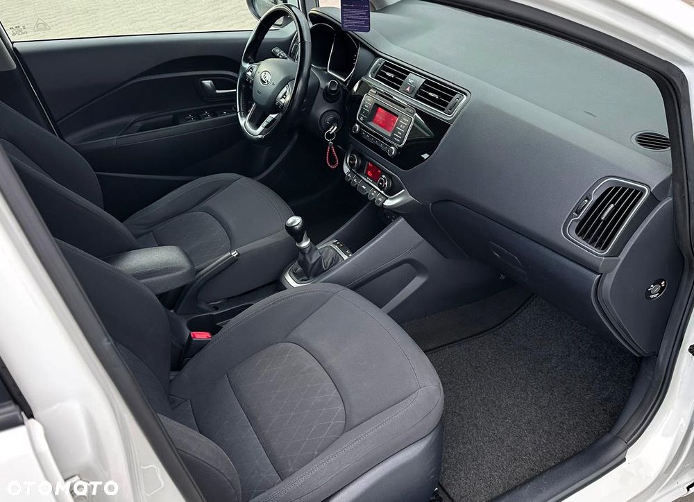 Kia Rio 1.2 Dream Team Edition - 14