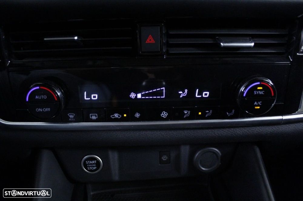 Nissan Qashqai 1.3 DIG-T N-Connecta LED - 29