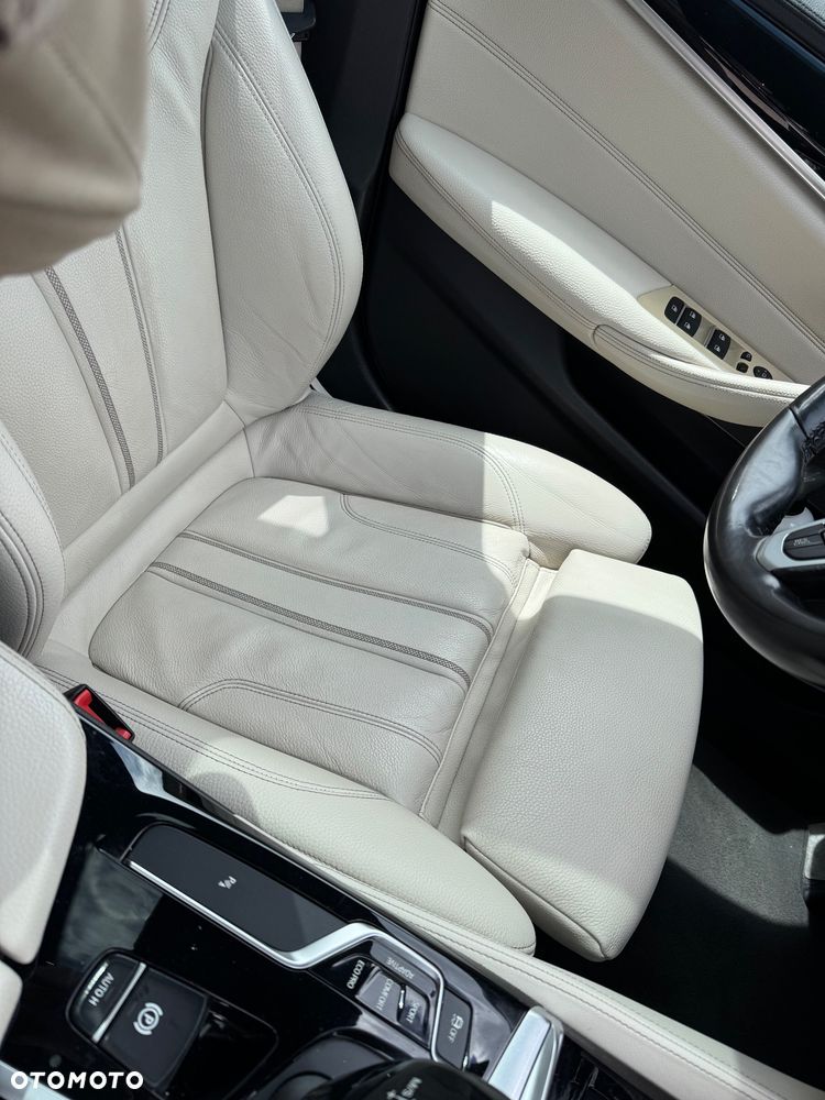 BMW Seria 5 525d - 22