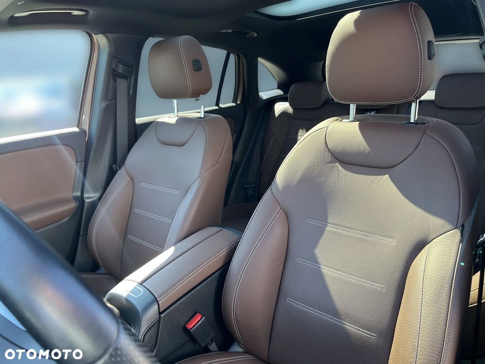 Mercedes-Benz GLA - 10