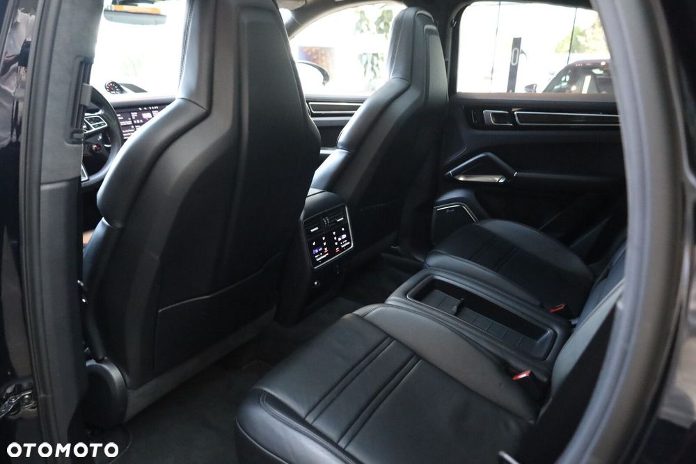 Porsche Cayenne - 18