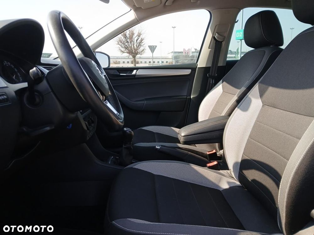 Skoda RAPID 1.0 TSI Ambition - 15