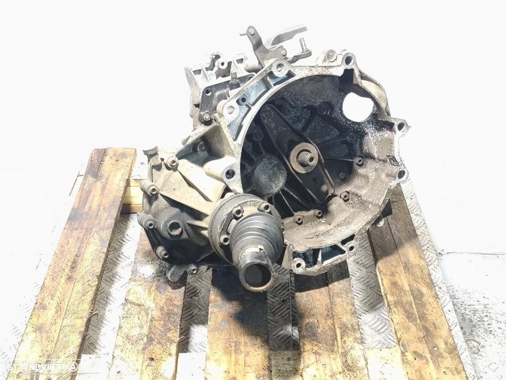 Caixa de velocidades manual VW GOLF V (1K1) 1.6 FSI GVV MOTOR BLF - 2