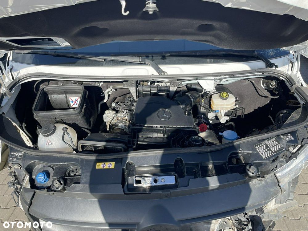 Mercedes-Benz Sprinter - 14