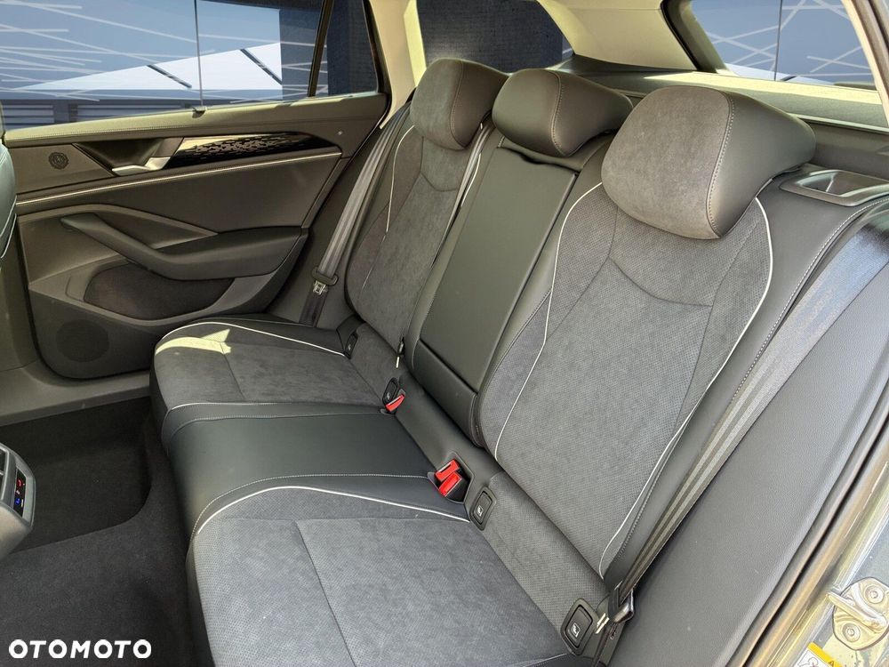 Volkswagen Passat - 7