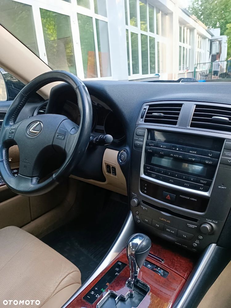 Lexus IS 250 Prestige - 2