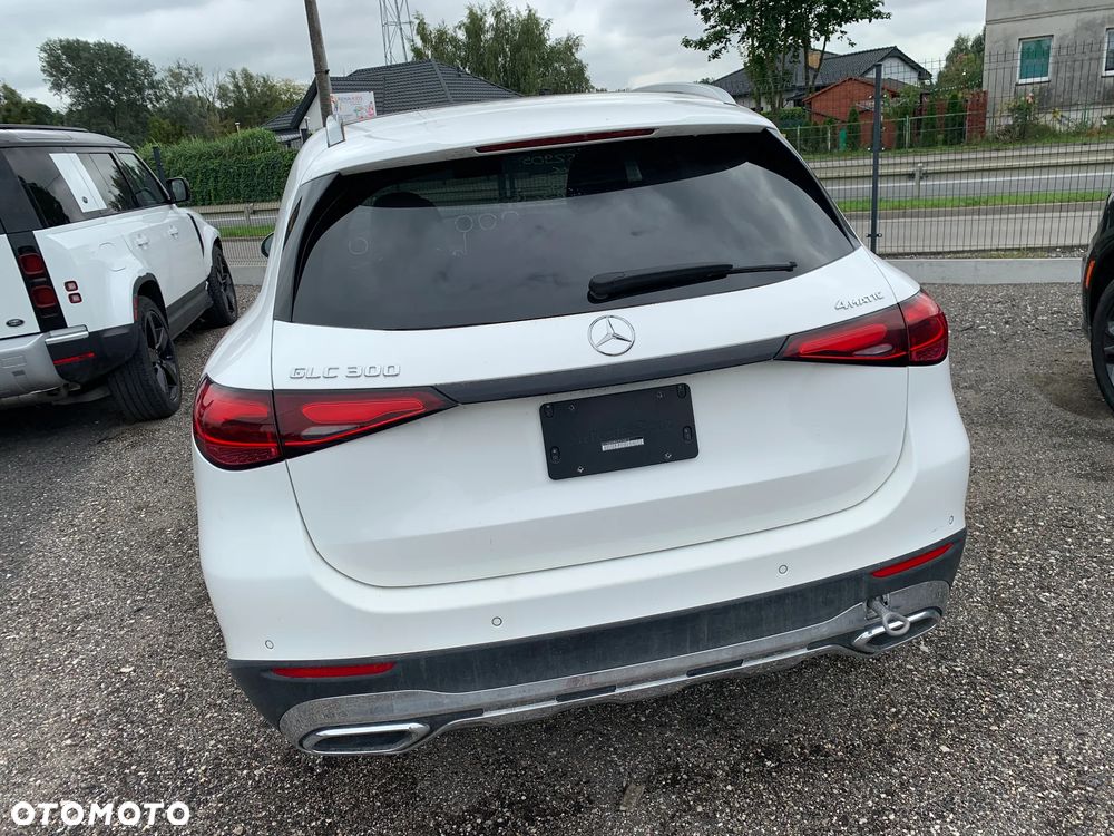 Mercedes-Benz GLC 300 4Matic 9G-TRONIC - 4